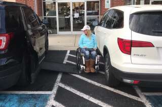 Elle rappelle pourquoi il ne faut pas empiéter sur les places de parking pour handicapés