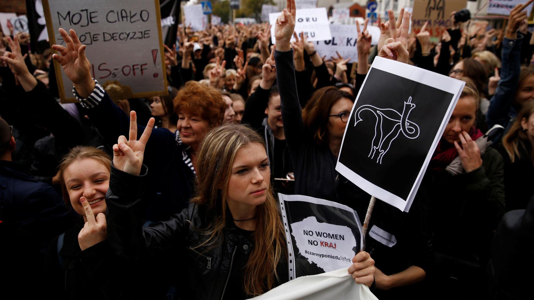 Manifestations en Pologne contre l'entrée en vigueur de la  quasi-interdiction de l'avortement