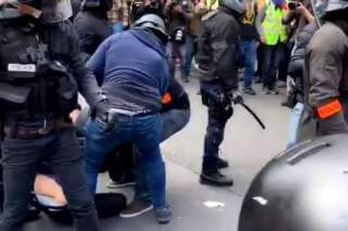 L'IGPN saisie après les images virales d'un policier mettant sa matraque dans le pantalon d'un manifestant