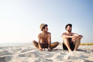 À la plage, les hommes aussi vivent (mal) l'épreuve du maillot de bain