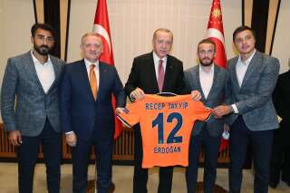 Basaksehir-PSG: la Ligue des champions rattrapée par la crise franco-turque?