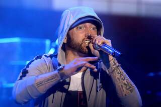 Lors d'un concert d'Eminem, des faux coups de feu sur scène sèment la panique