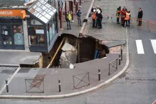À Amiens, un trou de 5 mètres de profondeur se forme juste devant une brasserie