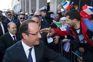 PHOTOS. Algérie: Hollande accueilli par une foule en liesse avec ses ministres et Bouteflika dans la capitale
