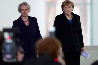 Merkel accepte la démission de sa ministre de l'Éducation mise en cause pour plagiat