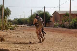 Mali: l'armée française bombarde une position islamiste à Gao