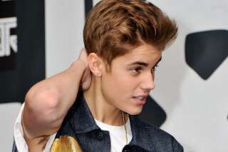 Justin Bieber fume du cannabis? Des photos de la star un joint à la main lors d'une soirée ont été publiées