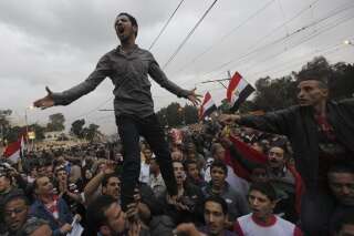 Égypte: pro et anti-Morsi appellent à manifester devant le palais présidentiel au Caire mercredi