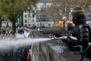 PHOTOS. VIDÉOS. Incidents devant la préfecture de Nantes: les CRS répliquent avec des lances à eau
