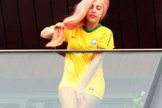 PHOTOS. Lady Gaga sans pantalon sur le balcon d'un hôtel à Rio de Janeiro, au Brésil