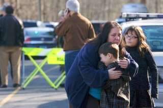 Connecticut : fusillade dans une école primaire de Newtown, 27 morts, dont 20 enfants