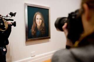 Le premier portrait officiel de Kate Middleton dévoilé à Londres à la National Portrait Gallery