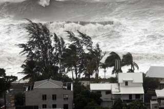 PHOTOS. Cyclone Dumile à la Réunion:60.000 foyers foyers sans électricité, les aéroports rouverts