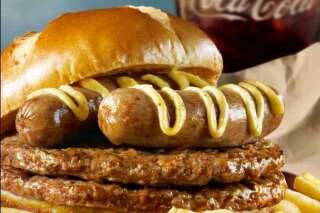 McDonald's lance un burger double steak-saucisse en Chine