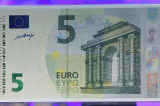 Le nouveau billet de 5 euros a été dévoilé par Mario Draghi, le premier d'une série baptisée Europe
