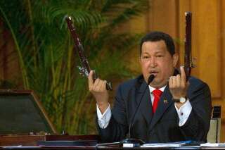 Élections au Venezuela: Hugo Chavez est-il un dictateur ou un démocrate? 5 raisons de croire en lui, 5 raisons de s'en méfier
