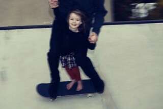 Tony Hawk fait du skate avec sa fille de 5 ans