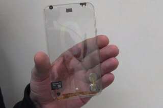 VIDÉO. Smartphone transparent: un prototype développé par une société taïwanaise pourrait être commercialisé fin 2013