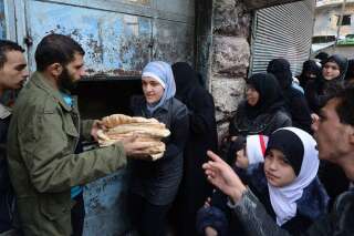 Syrie: raid aérien devant une boulangerie près de Hama, plus de 60 morts