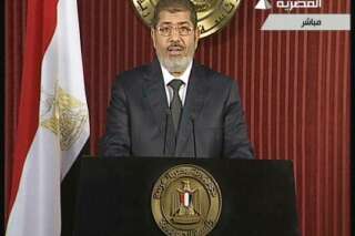 Égypte: Morsi appelle l'opposition à un dialogue samedi au palais présidentiel du Caire, de nouvelles manifestations vendredi