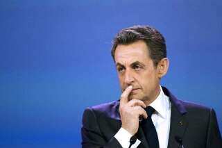 Si Sarkozy veut s'immiscer dans la crise de l'UMP, il doit suspendre sa présence au Conseil constitutionnel, selon François Bayrou
