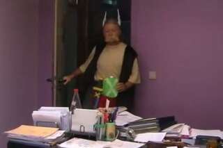 VIDÉO. Affaire Depardieu: le maire d'Estampuis déguisé en Astérix pour présenter ses vœux à la commune