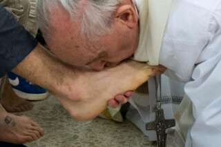 VIDÉO. Pâques: le pape a lavé les pieds de détenus dont des femmes, une première