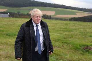 Boris Johnson enchaîne les camouflets, mais veut donner 