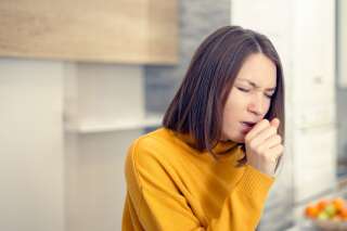 Avec Omicron, les symptômes c'est moins de perte d'odorat, et plus de maux de gorge