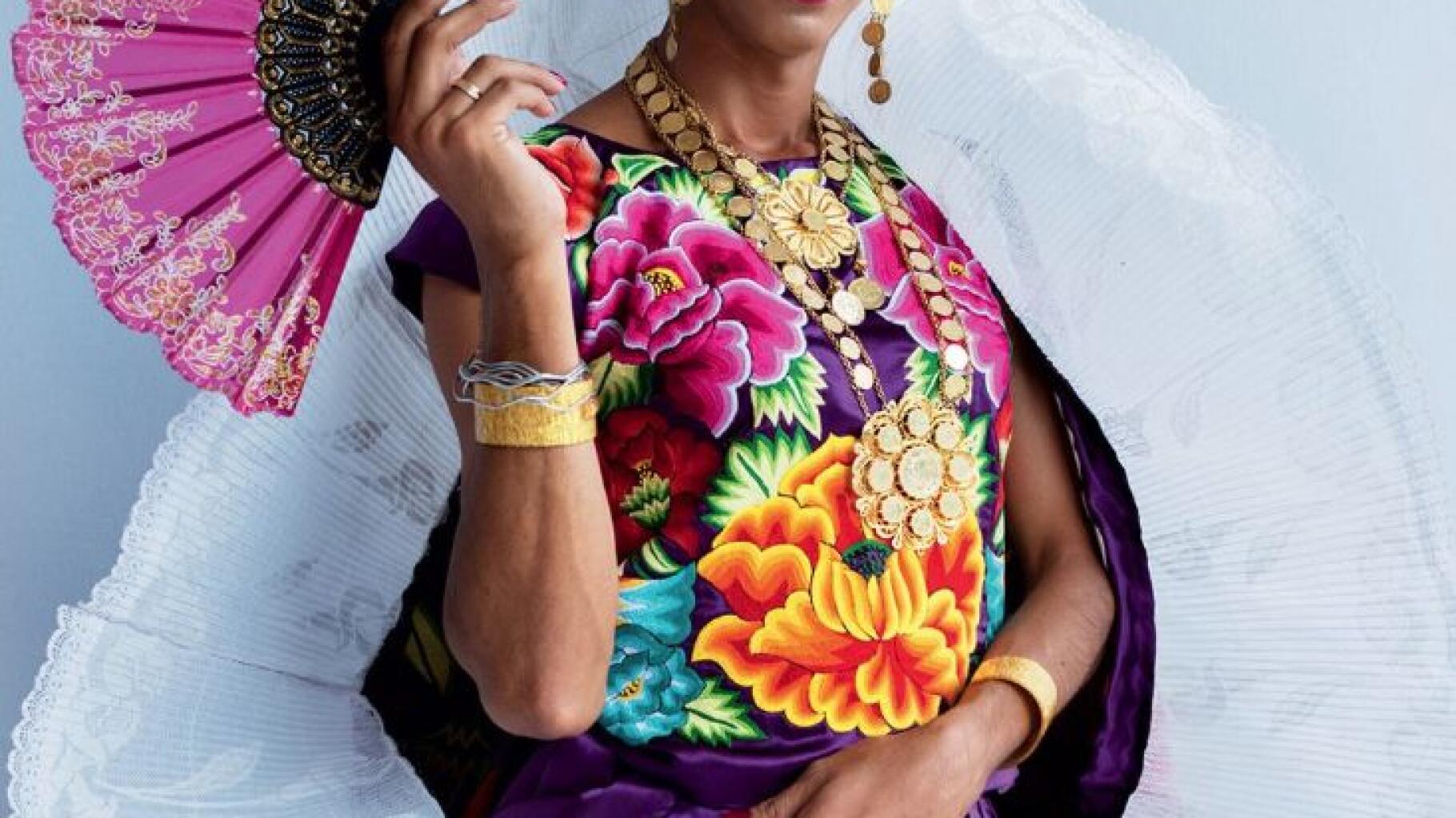 Une femme indigène transgenre en Une de "Vogue" Mexique, une grande première