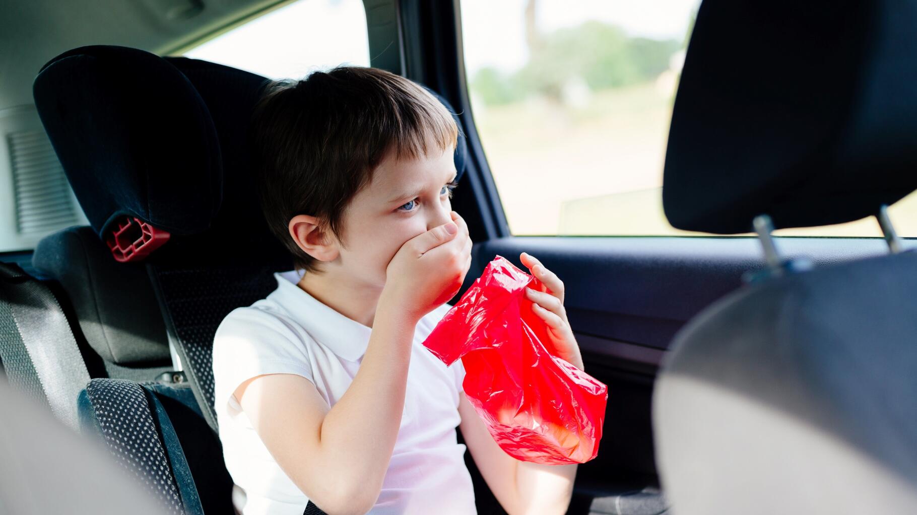 Mon enfant vomit en voiture : Comment l'éviter ?