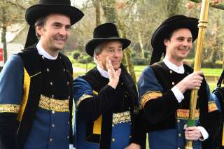 Vincent Bolloré fête les 200 ans de son groupe en costume breton