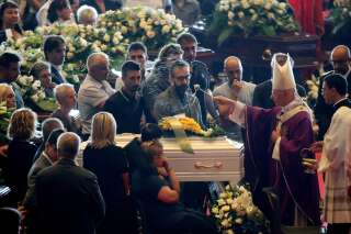 Effondrement du pont Morandi à Gênes: des funérailles d'Etat marquées par l'émotion et les polémiques