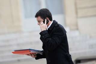 Manuel Valls change de numéro de téléphone: l'indice d'une démission imminente?