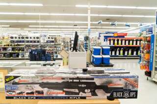 Avant les élections américaines, Walmart retire les armes à feu de ses magasins