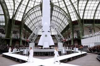 Chanel a fait décoller une fusée au Grand Palais pour la Fashion Week de Paris