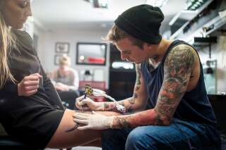 Selon une étude de l'Agence européenne des produits chimiques, les encres de tatouage contiennent des substances cancérigènes