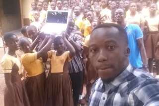 Ce professeur ghanéen n'aura plus à dessiner Microsoft Word au tableau pour l'enseigner à ses élèves