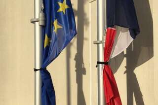 Contre l'abandon de Notre-Dame-des-Landes, ce maire met les drapeaux en berne