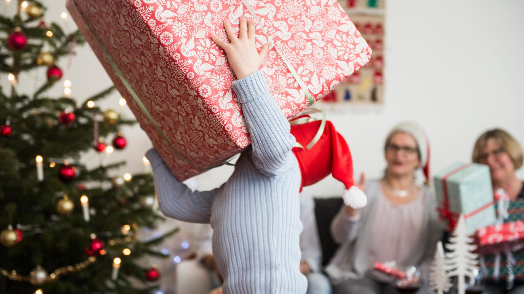Distribution les cadeaux de Noël : 5 astuces pour éviter la