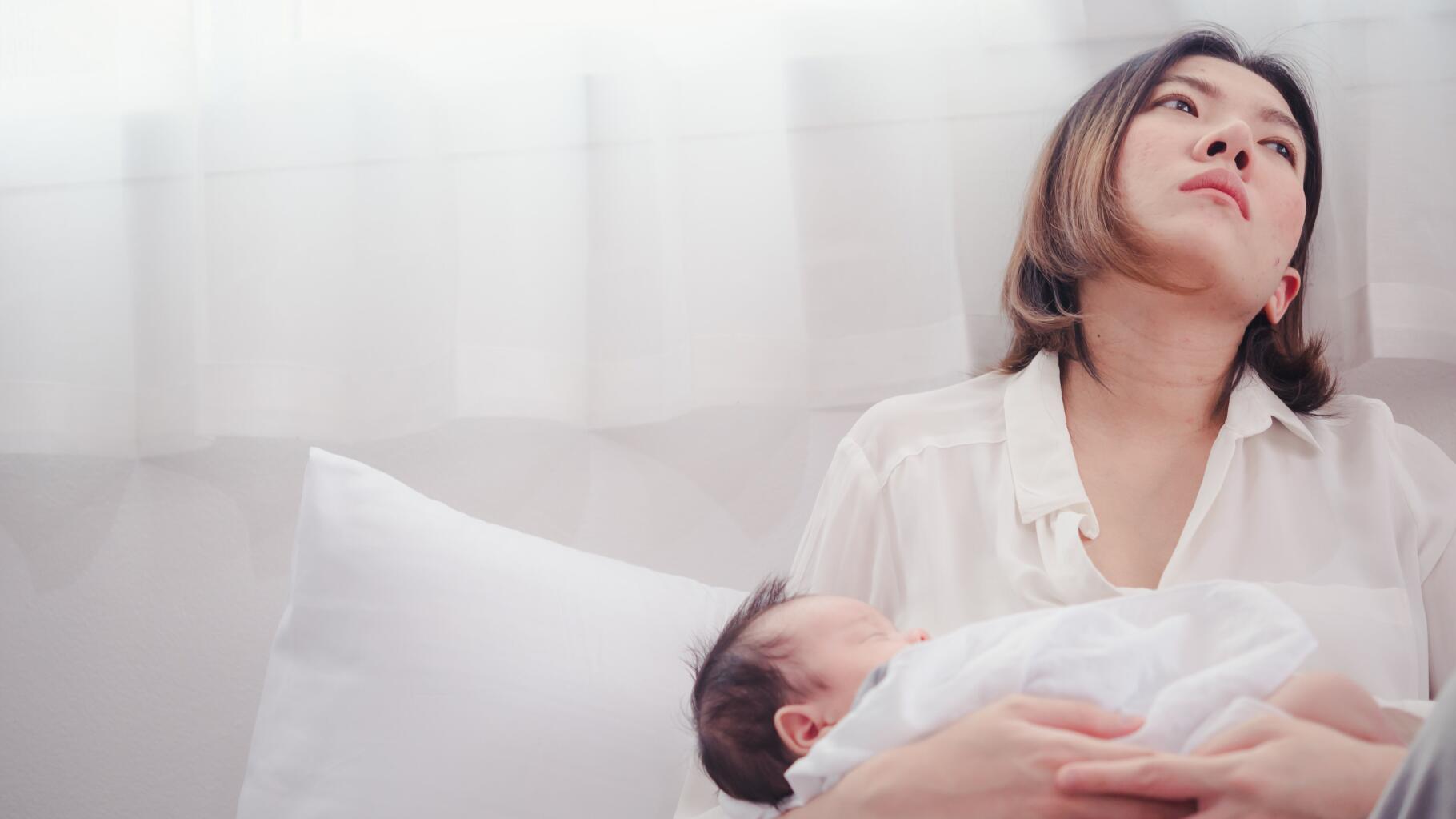 La fatigue en période de post partum n'est pas anecdotique : quelles  solutions pour les jeunes parents, et en particulier les mères, en manque  de sommeil ? - Apprendre à éduquer
