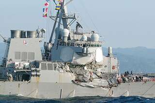 Gros dégâts sur un destroyer américain après une collision avec un navire philippin