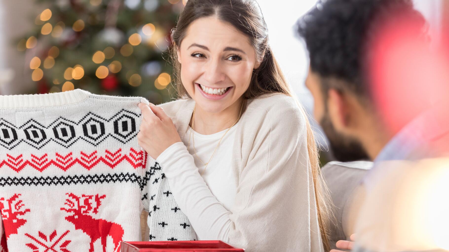Couple : le cadeau à offrir à Noël quand on se fréquente depuis peu - Elle
