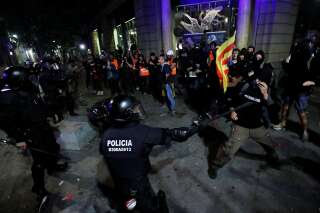 À Barcelone, de nouvelles tensions entre indépendantistes et forces de l'ordre