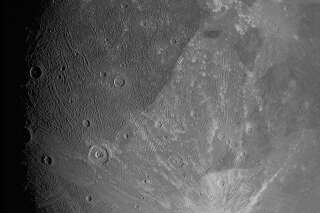 Les premières photos prises par Juno de Ganymède, la lune géante de Jupiter