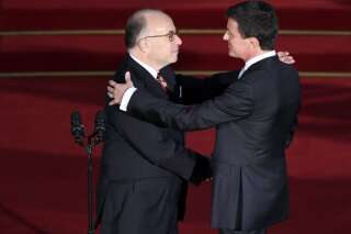 Après les résultats du premier tour de la présidentielle, Manuel Valls enterre un PS que Bernard Cazeneuve va devoir sauver