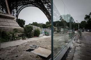 Les premières images de la barrière de verre installée autour de la Tour Eiffel