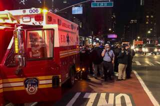 À New York, une voiture percute des manifestants, plusieurs blessés