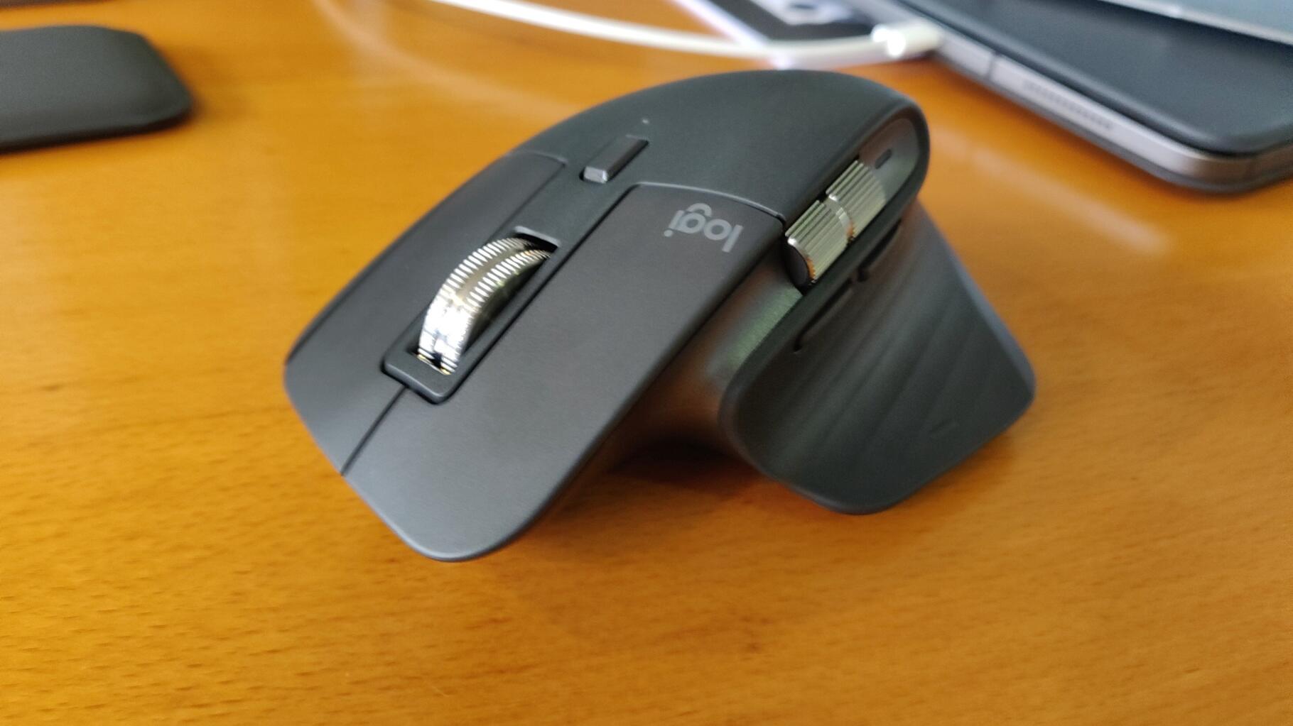 Logitech MX Master 3, une souris pour PC à la molette magnétique
