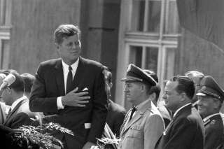 Donald Trump se félicite de dévoiler des documents sur l'assassinat de Kennedy (mais n'y est pour rien)